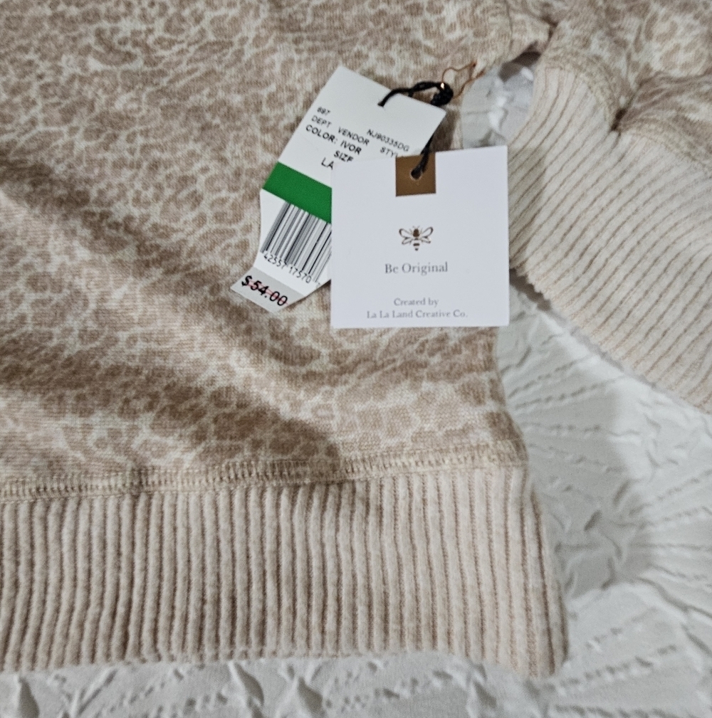Originality Leopard Print Brown & Cream  V Neck Cropped Sweater Size L NWT - Picture 6 of 13